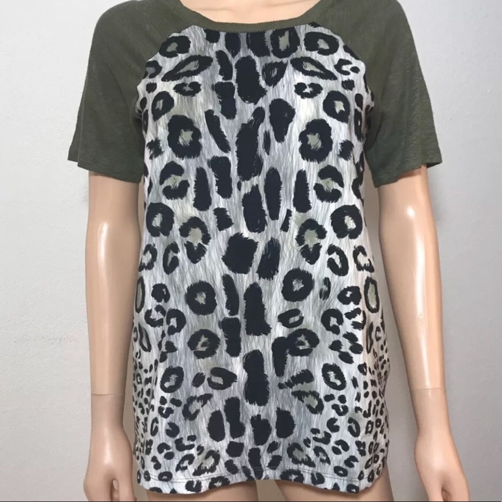 Zara Top animal print olive green size Medium